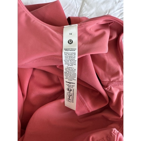New Lululemon Glow Up Tank Top Size 14 LWIEZAS DTRE Dessert Red B/C Cup - Picture 8 of 10